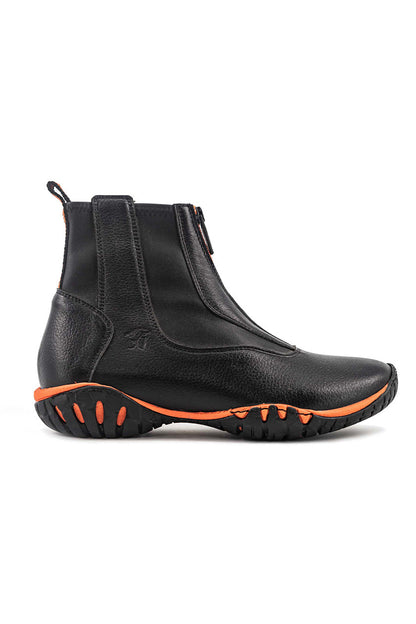 Sergio Grasso Dynamik Walk and Ride black and orange leather horse riding boots with chaps ideal for comfortable long distance riding and African horse safaris.