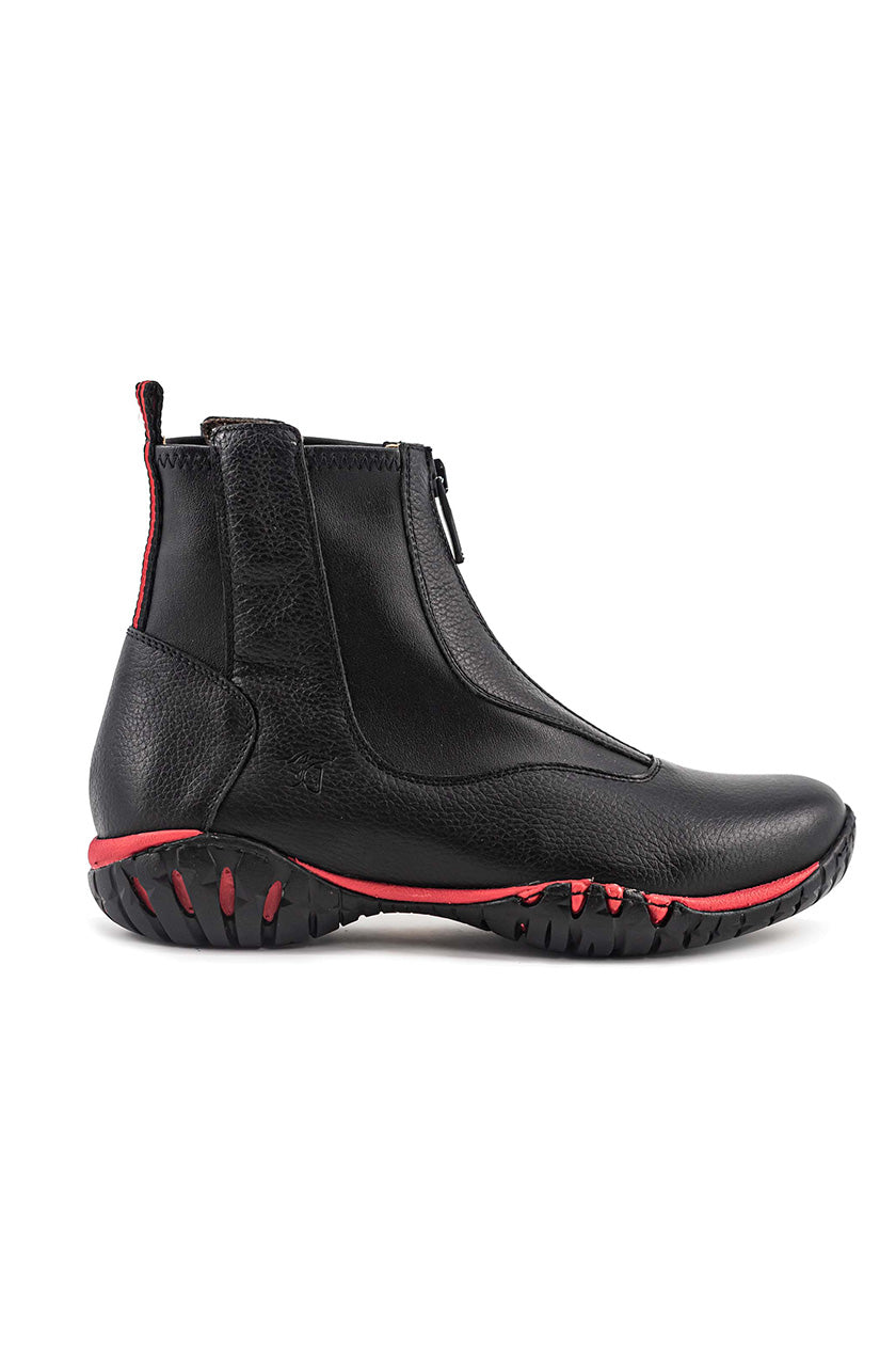 Sergio Grasso Dynamik Walk and Ride black and red leather horse riding boots with chaps ideal for comfortable long distance riding and African horse safaris.