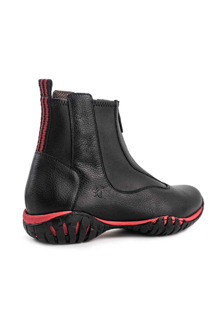 Sergio Grasso Dynamik Walk and Ride black and red leather horse riding boots with chaps ideal for comfortable long distance riding and African horse safaris.