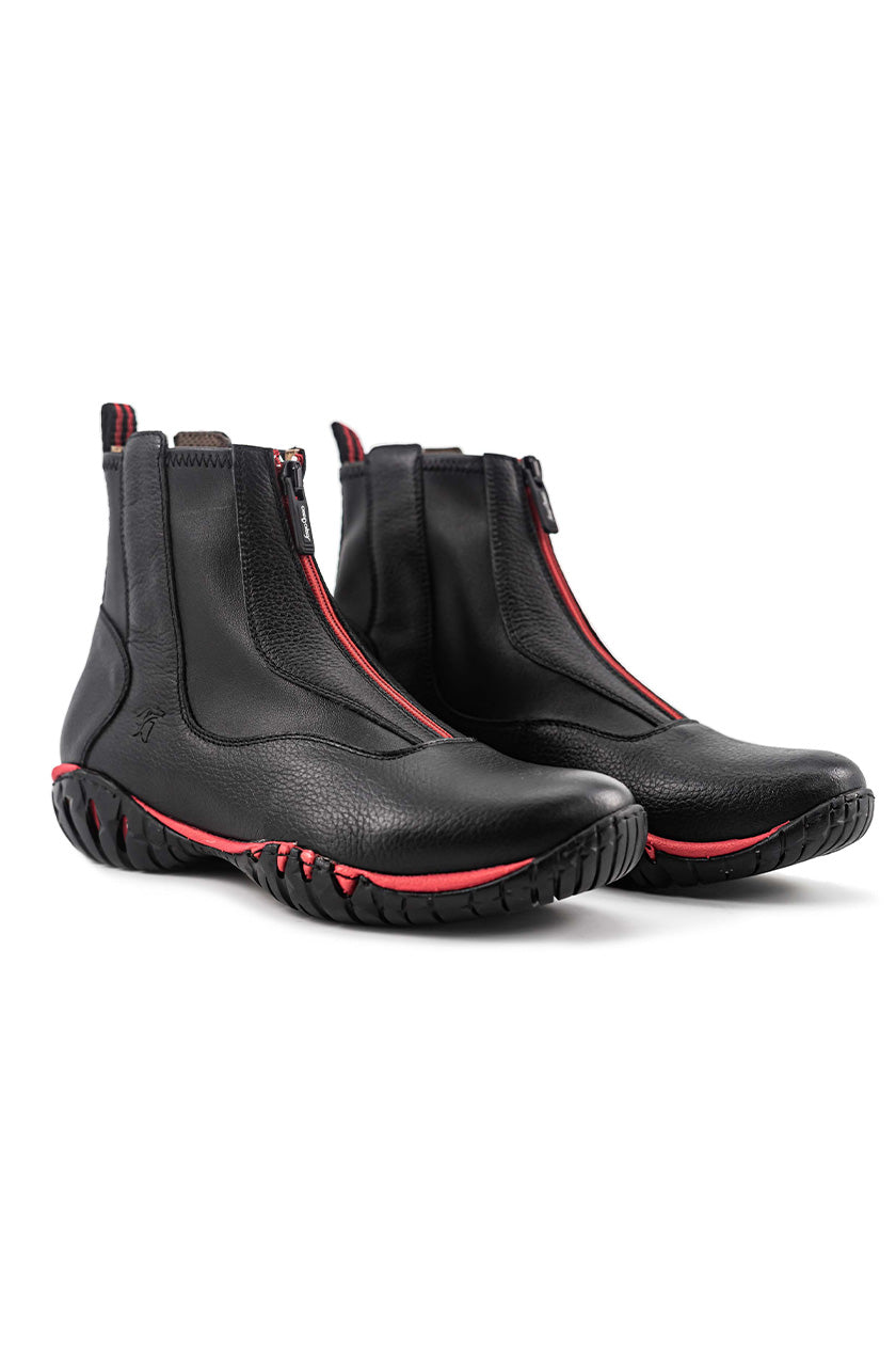 Sergio Grasso Dynamik Walk and Ride black and red leather horse riding boots with chaps ideal for comfortable long distance riding and African horse safaris.